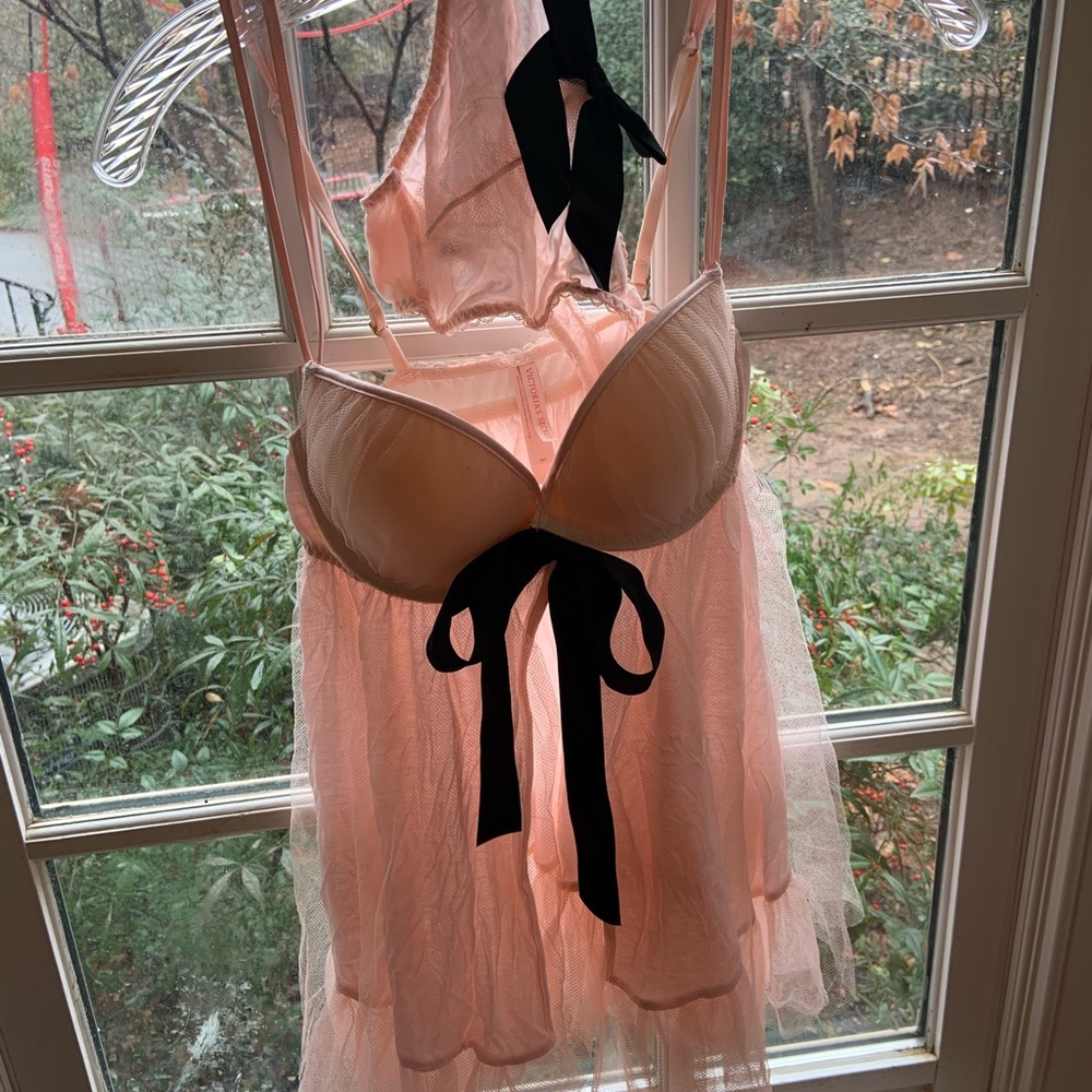 Victoria’s Secret 2 piece Babydoll 34C/S